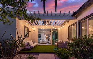 An Elevated Urban Escape in the Heart of Phoenix - Phoenix, Arizona