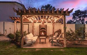 An Elevated Urban Escape in the Heart of Phoenix - Phoenix, Arizona