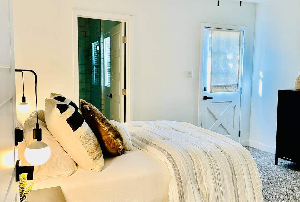 An Elevated Urban Escape in the Heart of Phoenix - Phoenix, Arizona