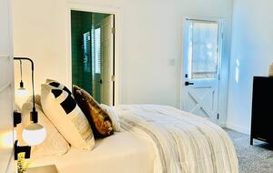 An Elevated Urban Escape in the Heart of Phoenix - Phoenix, Arizona