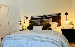 An Elevated Urban Escape in the Heart of Phoenix - Phoenix, Arizona