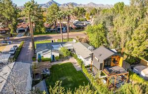 An Elevated Urban Escape in the Heart of Phoenix - Phoenix, Arizona