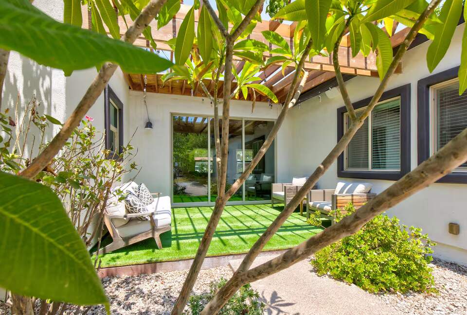 An Elevated Urban Escape in the Heart of Phoenix - Phoenix, Arizona