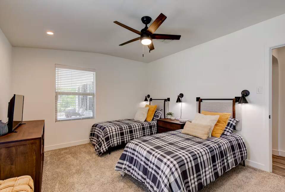 An Elevated Urban Escape in the Heart of Phoenix - Phoenix, Arizona