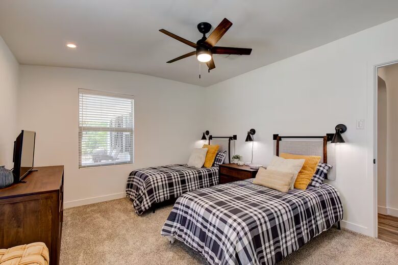 An Elevated Urban Escape in the Heart of Phoenix - Phoenix, Arizona