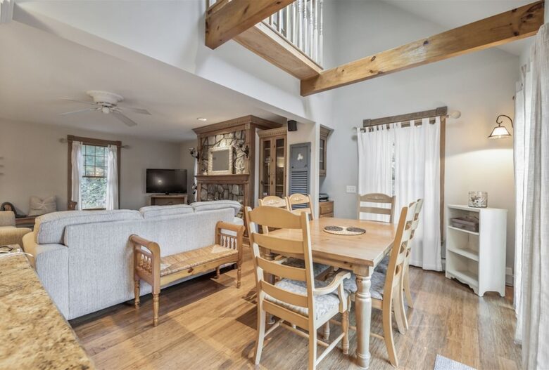 Walkable Charm Near Ogunquit Beach - Ogunquit, Maine