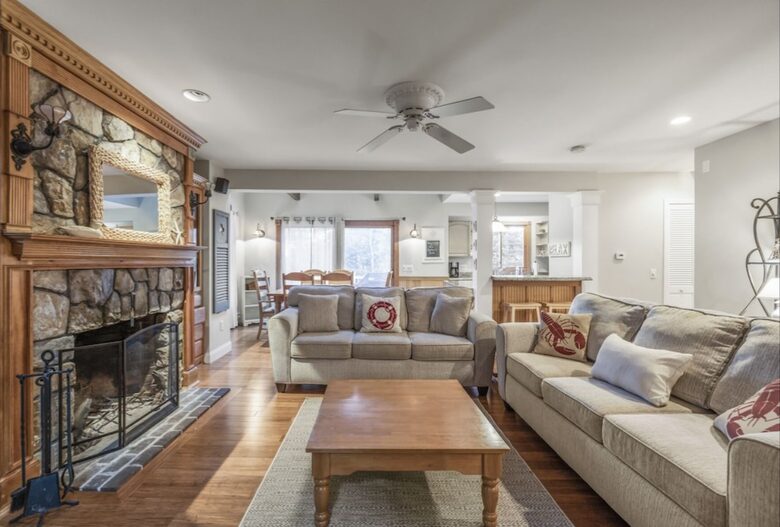 Walkable Charm Near Ogunquit Beach - Ogunquit, Maine