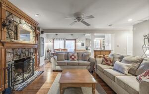 Walkable Charm Near Ogunquit Beach - Ogunquit, Maine