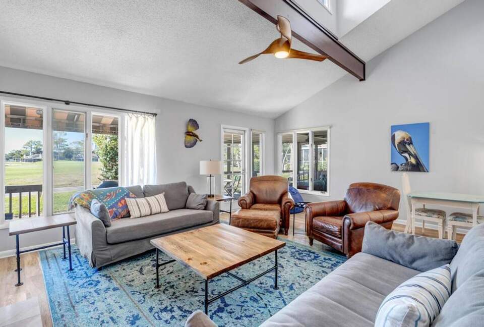 A Golf-Side Retreat in Sawgrass Country Club - Ponte Vedra Beach, Florida