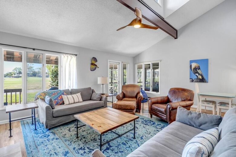 A Golf-Side Retreat in Sawgrass Country Club - Ponte Vedra Beach, Florida