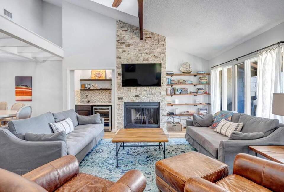 A Golf-Side Retreat in Sawgrass Country Club - Ponte Vedra Beach, Florida