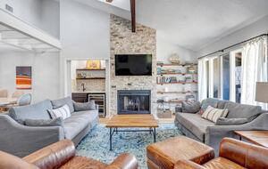 A Golf-Side Retreat in Sawgrass Country Club - Ponte Vedra Beach, Florida