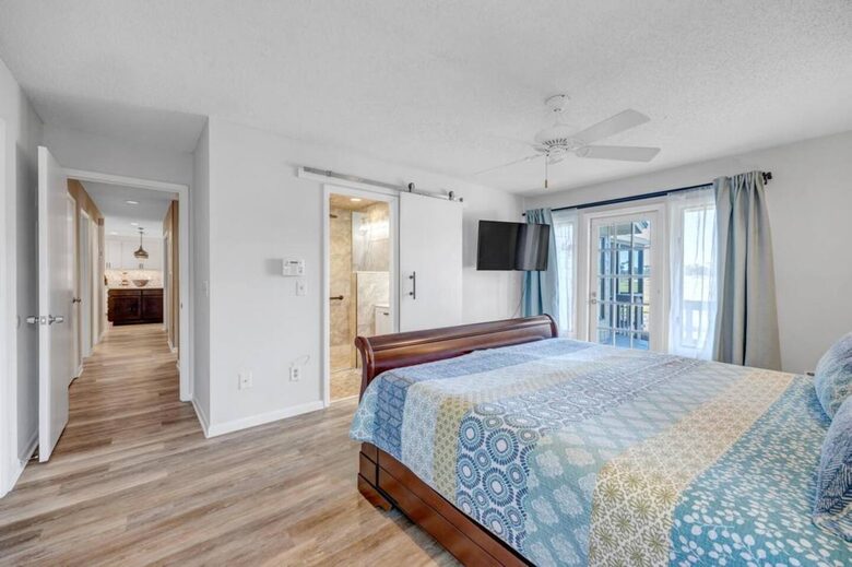 A Golf-Side Retreat in Sawgrass Country Club - Ponte Vedra Beach, Florida