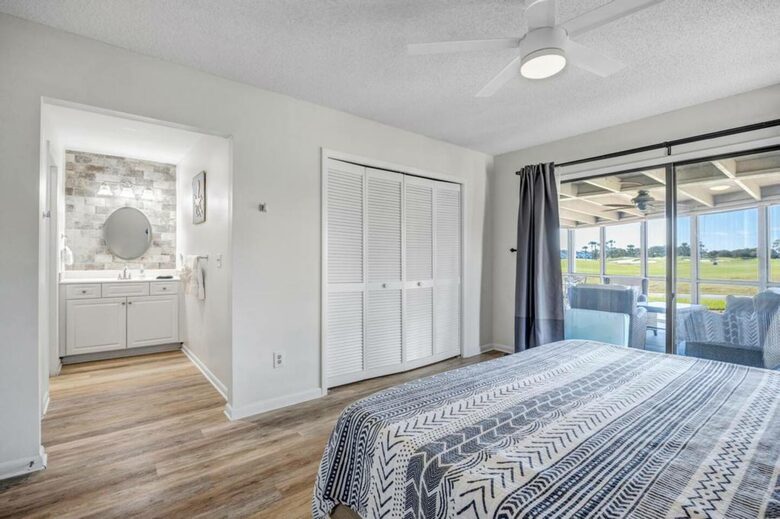 A Golf-Side Retreat in Sawgrass Country Club - Ponte Vedra Beach, Florida