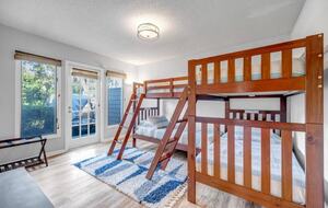 A Golf-Side Retreat in Sawgrass Country Club - Ponte Vedra Beach, Florida