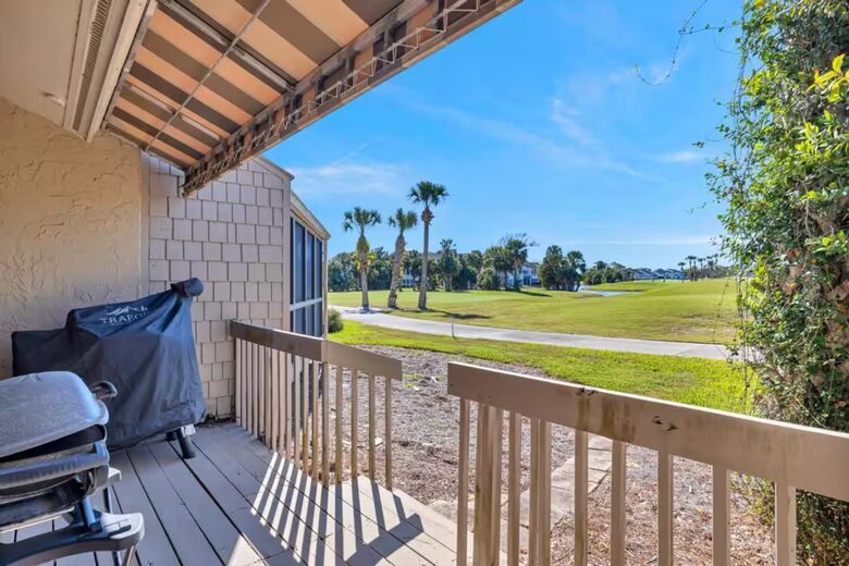 A Golf-Side Retreat in Sawgrass Country Club - Ponte Vedra Beach, Florida