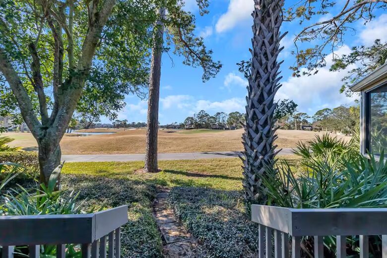 A Golf-Side Retreat in Sawgrass Country Club - Ponte Vedra Beach, Florida