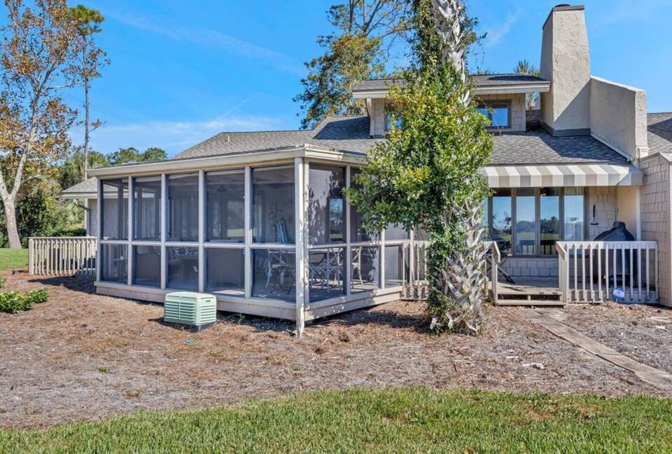 A Golf-Side Retreat in Sawgrass Country Club - Ponte Vedra Beach, Florida