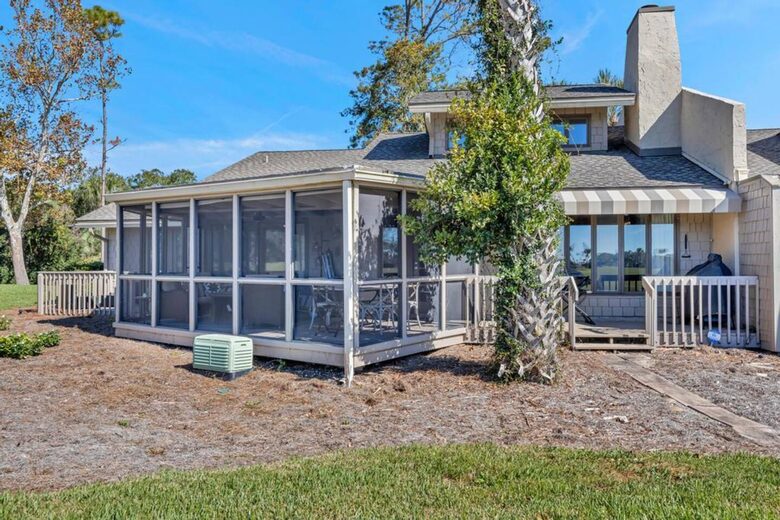 A Golf-Side Retreat in Sawgrass Country Club - Ponte Vedra Beach, Florida