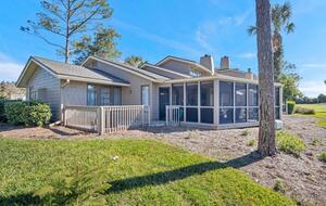 A Golf-Side Retreat in Sawgrass Country Club - Ponte Vedra Beach, Florida