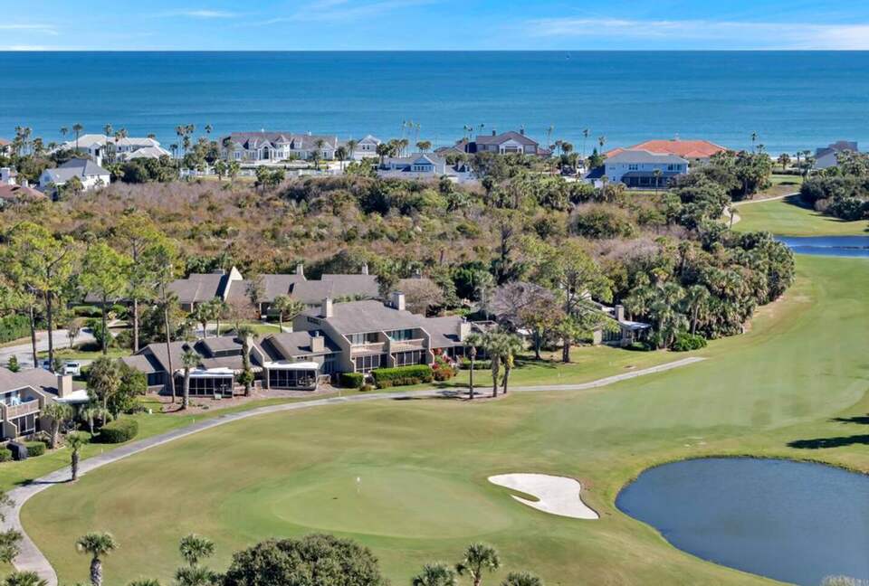 A Golf-Side Retreat in Sawgrass Country Club - Ponte Vedra Beach, Florida