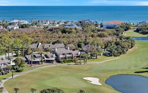 A Golf-Side Retreat in Sawgrass Country Club - Ponte Vedra Beach, Florida