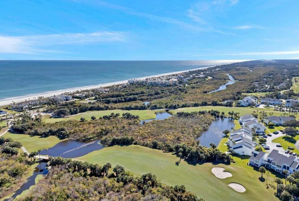 A Golf-Side Retreat in Sawgrass Country Club - Ponte Vedra Beach, Florida
