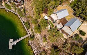 West Coast Modern Sanctuary Above Okanagan Lake - Vernon, Canada