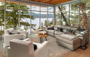 West Coast Modern Sanctuary Above Okanagan Lake - Vernon, Canada