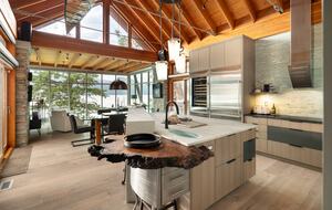 West Coast Modern Sanctuary Above Okanagan Lake - Vernon, Canada