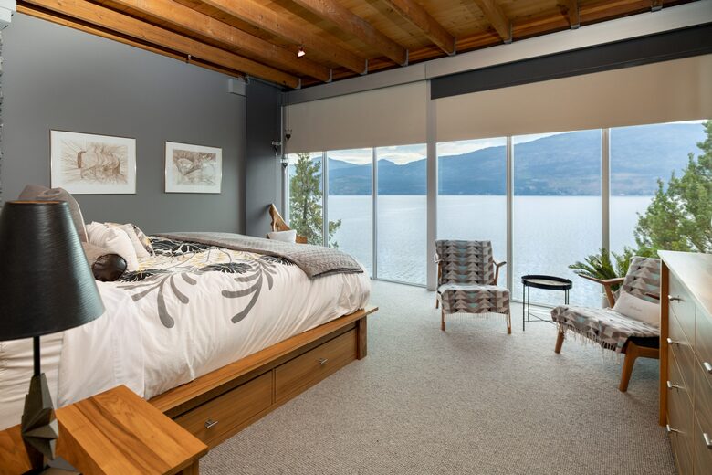 West Coast Modern Sanctuary Above Okanagan Lake - Vernon, Canada