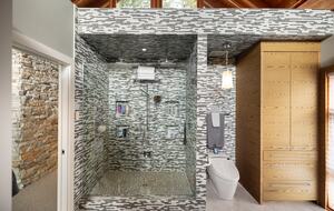 West Coast Modern Sanctuary Above Okanagan Lake - Vernon, Canada