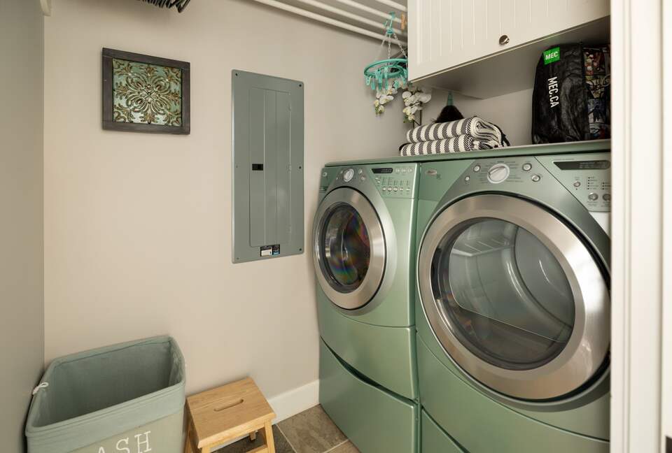 West Coast Modern Sanctuary Above Okanagan Lake - Vernon, Canada