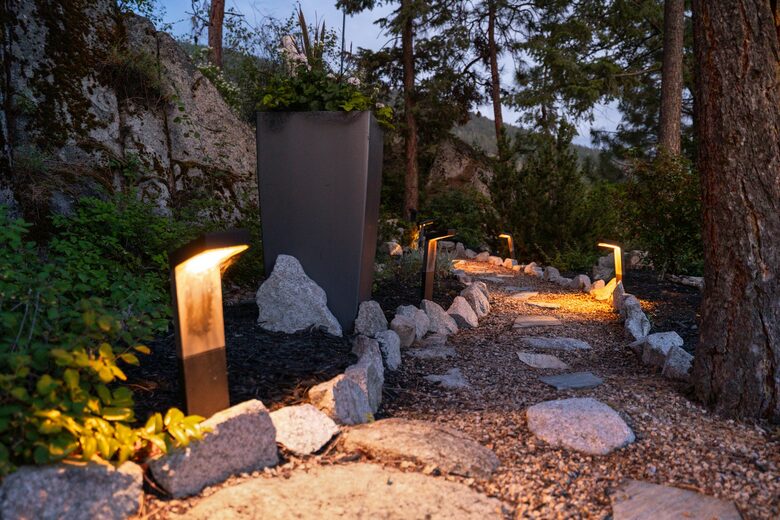 West Coast Modern Sanctuary Above Okanagan Lake - Vernon, Canada