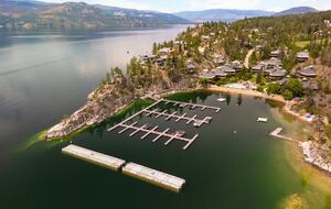West Coast Modern Sanctuary Above Okanagan Lake - Vernon, Canada