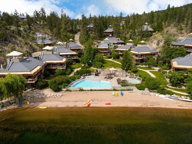 West Coast Modern Sanctuary Above Okanagan Lake - Vernon, Canada