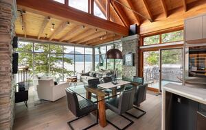 West Coast Modern Sanctuary Above Okanagan Lake - Vernon, Canada