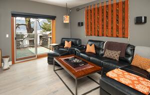 West Coast Modern Sanctuary Above Okanagan Lake - Vernon, Canada