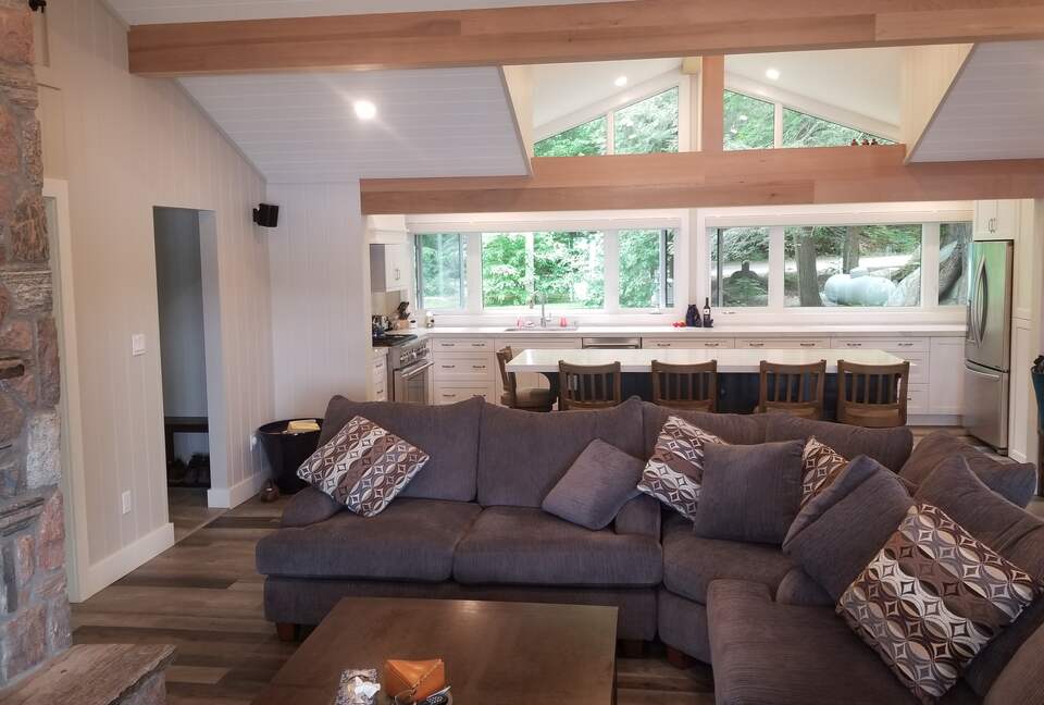 Calm Water Retreat on Lake Rosseau - Muskoka, Canada