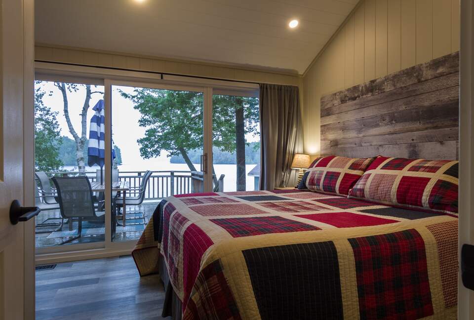 Calm Water Retreat on Lake Rosseau - Muskoka, Canada