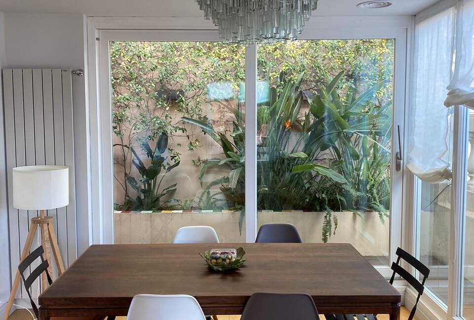 An Elegant Barcelona Residence with Private Terrace - Barcelona, Spain