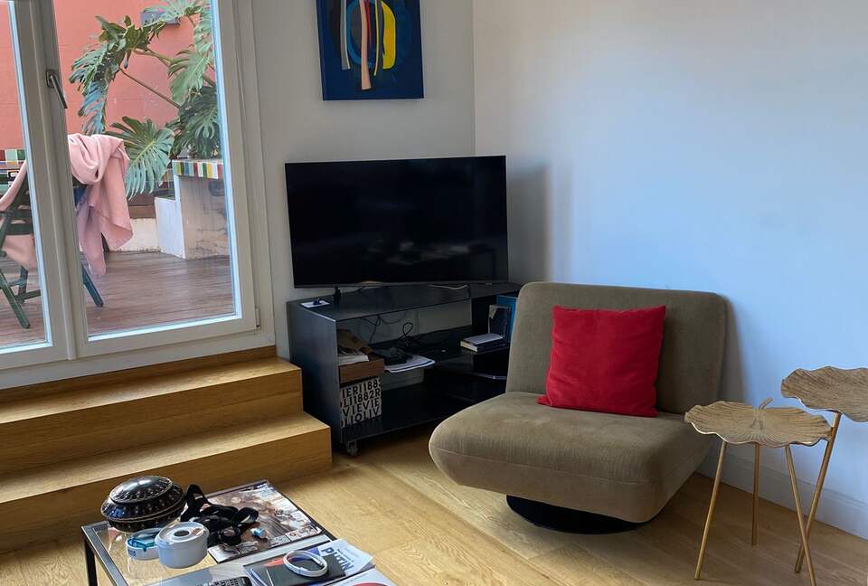 An Elegant Barcelona Residence with Private Terrace - Barcelona, Spain