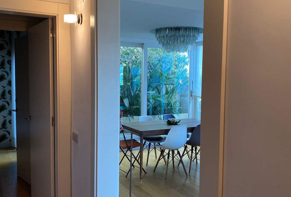 An Elegant Barcelona Residence with Private Terrace - Barcelona, Spain