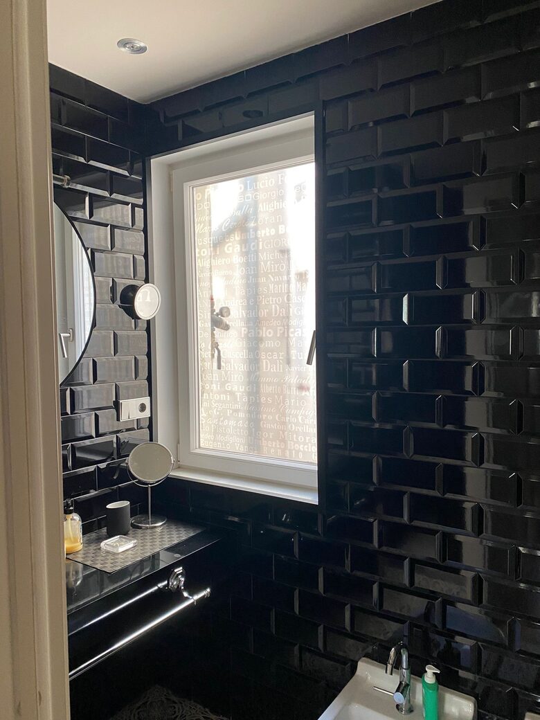 An Elegant Barcelona Residence with Private Terrace - Barcelona, Spain