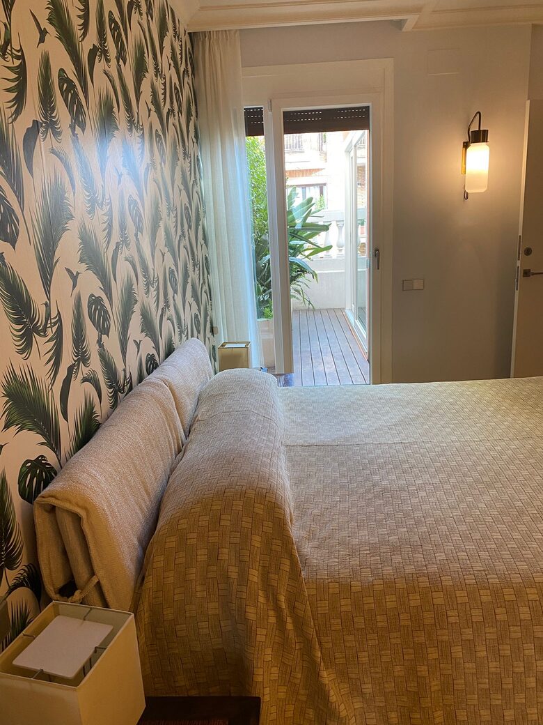 An Elegant Barcelona Residence with Private Terrace - Barcelona, Spain