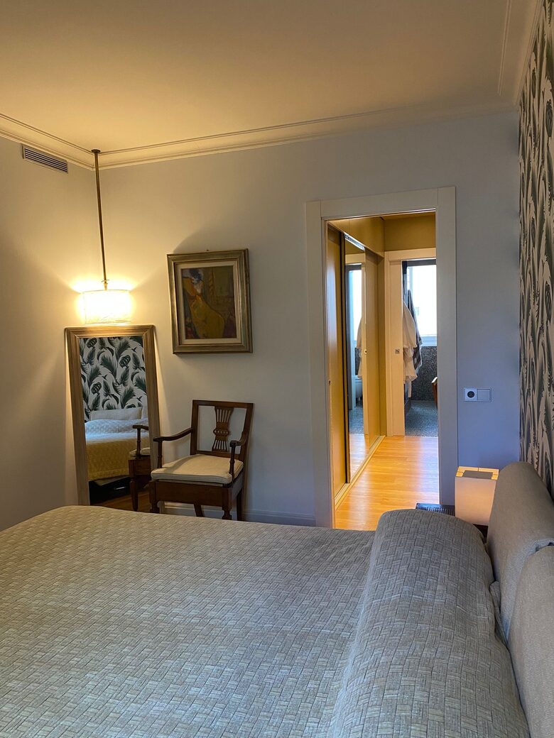 An Elegant Barcelona Residence with Private Terrace - Barcelona, Spain