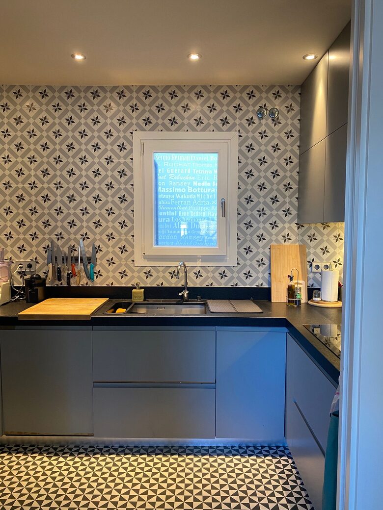 An Elegant Barcelona Residence with Private Terrace - Barcelona, Spain