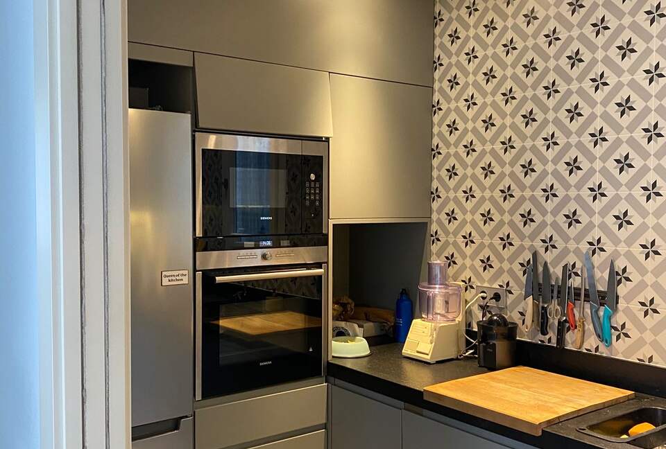 An Elegant Barcelona Residence with Private Terrace - Barcelona, Spain