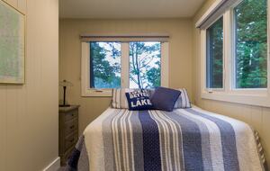 Calm Water Retreat on Lake Rosseau - Muskoka, Canada