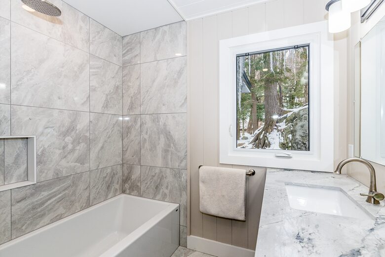 Calm Water Retreat on Lake Rosseau - Muskoka, Canada